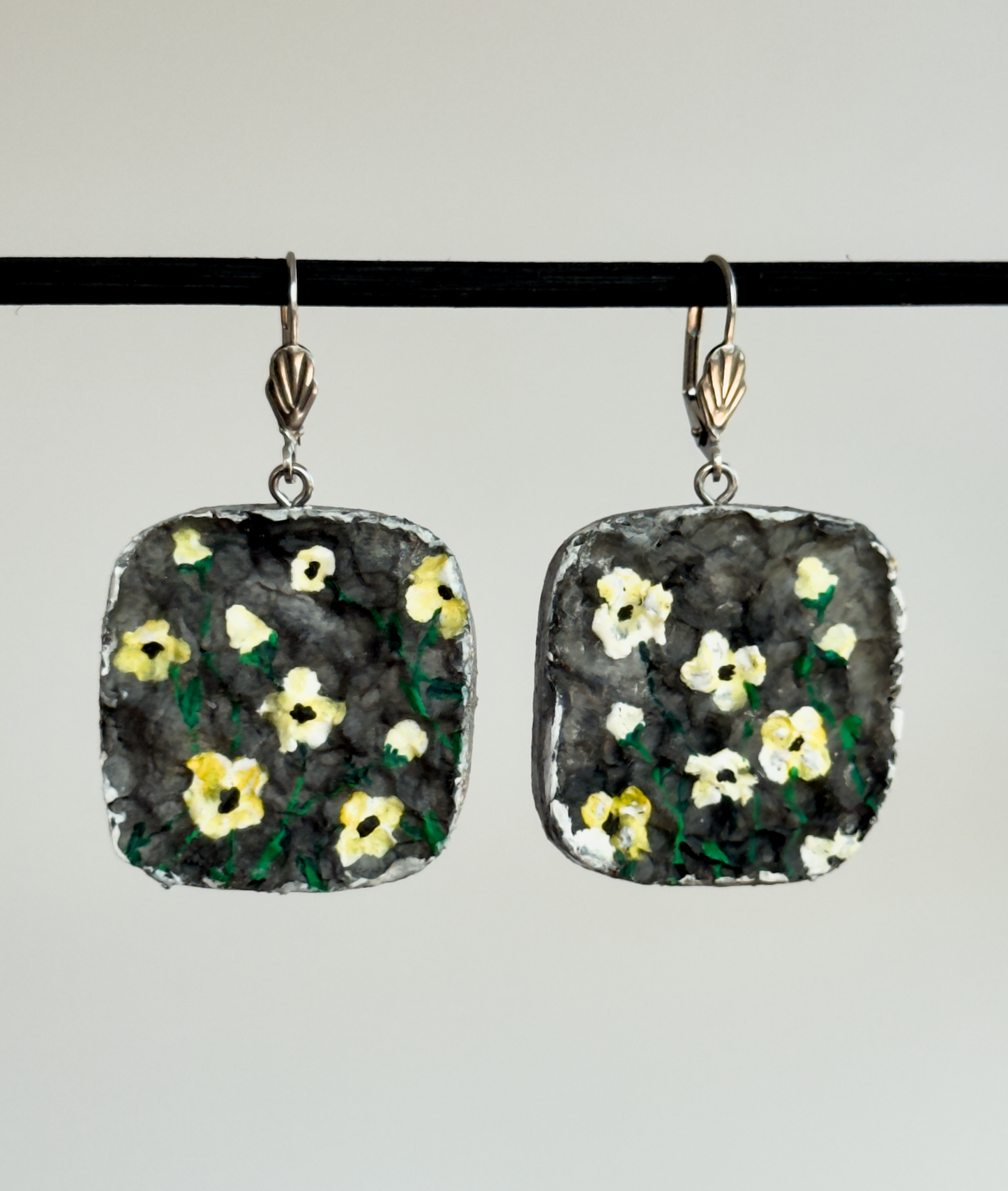 Pendientes de papel reciclado, pendientes dorados y grises, joyas ligeras de acero inoxidable