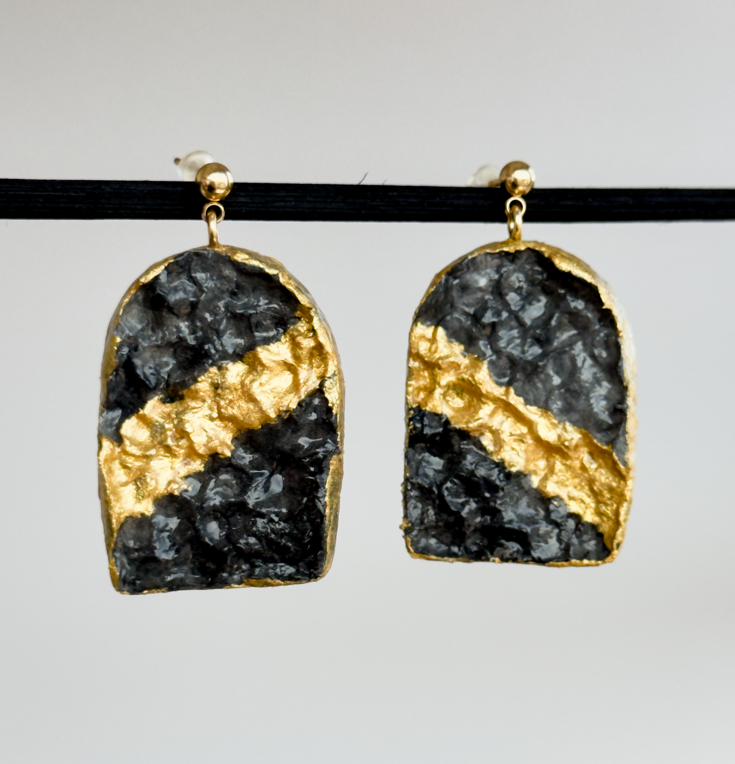 Pendientes de papel reciclado, pendientes dorados y grises, joyas ligeras de acero inoxidable