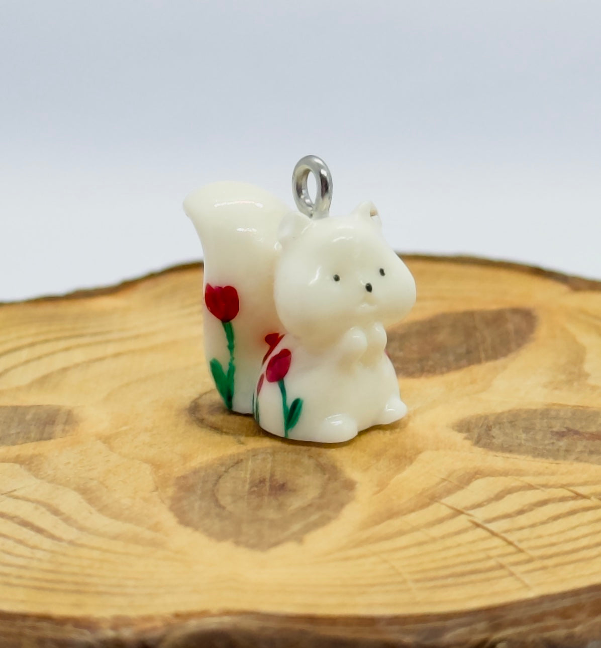 Todos los colgantes con miniatura de animal Ardilla y pintura a mano