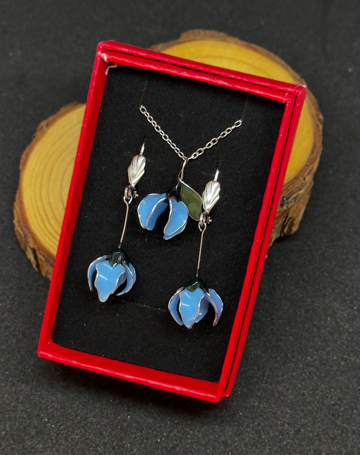 Conjunto: pendientes azules y colgante de acero inoxidable con forma de flores