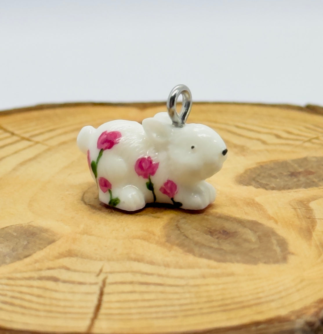 Todos los colgantes con miniatura de animal Conejo y pintura a mano