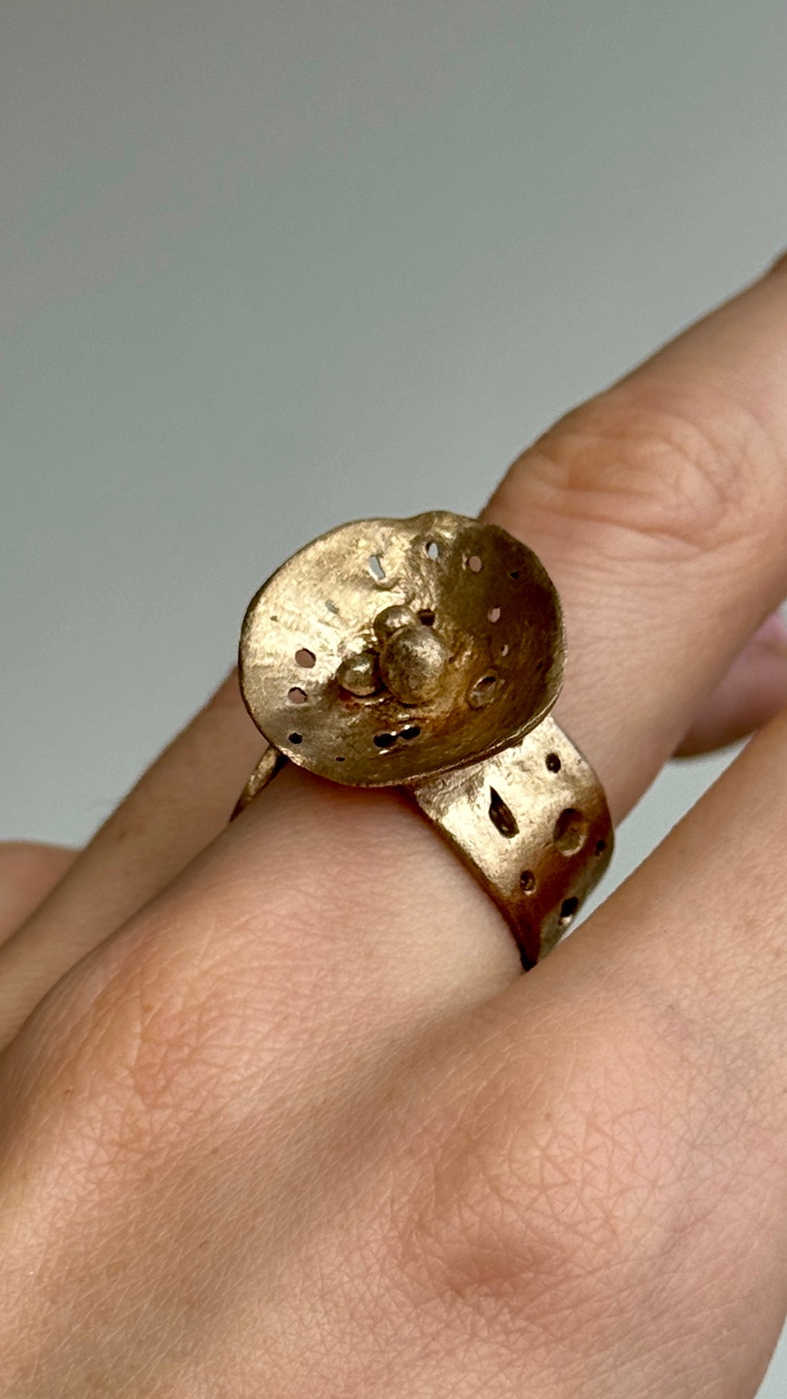 Anillo de bronce de tamaño ajustable