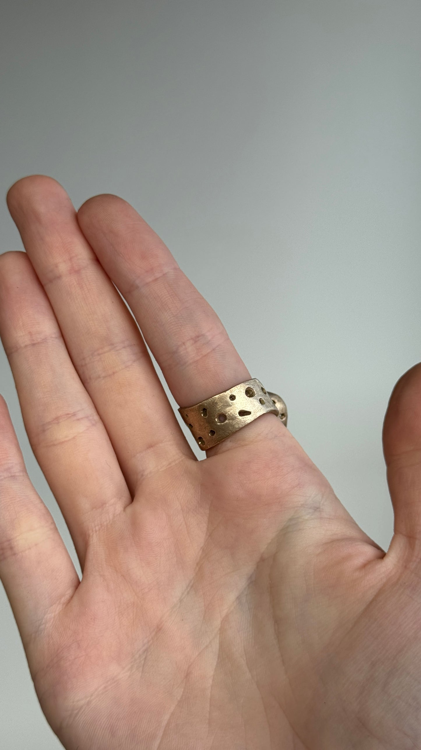 Anillo de bronce de tamaño ajustable