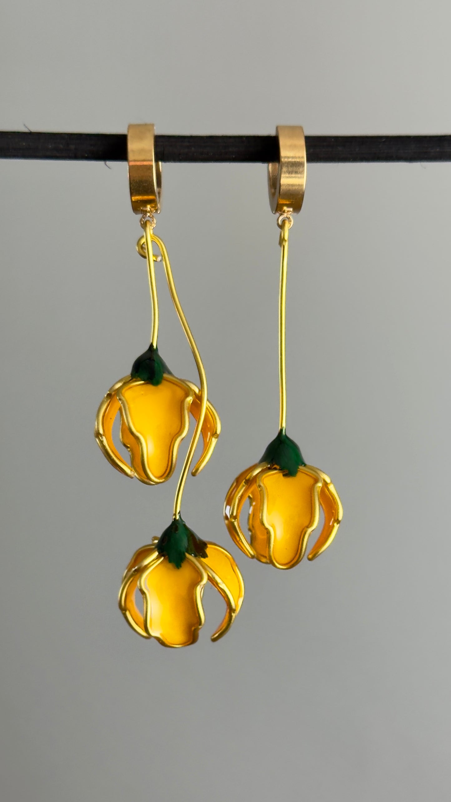 Pendientes con forma de flor, pendientes largos asimétricos Amarillos