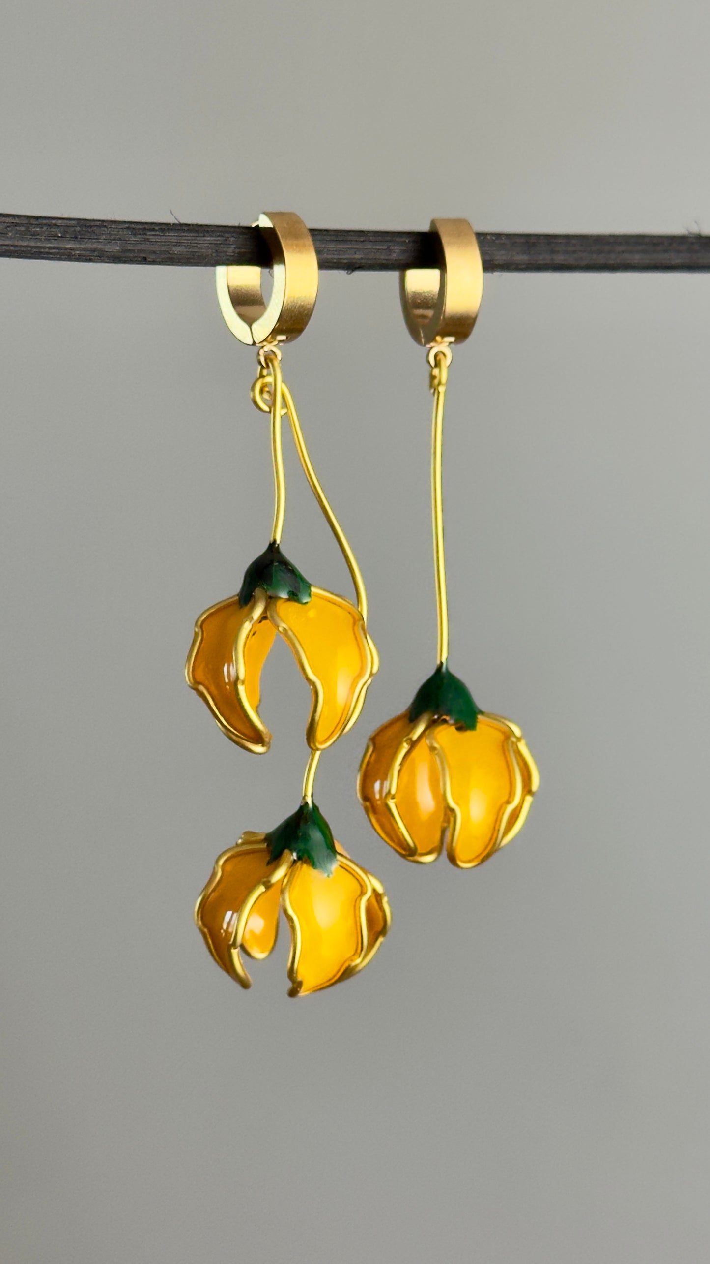 Pendientes con forma de flor, pendientes largos asimétricos Amarillos