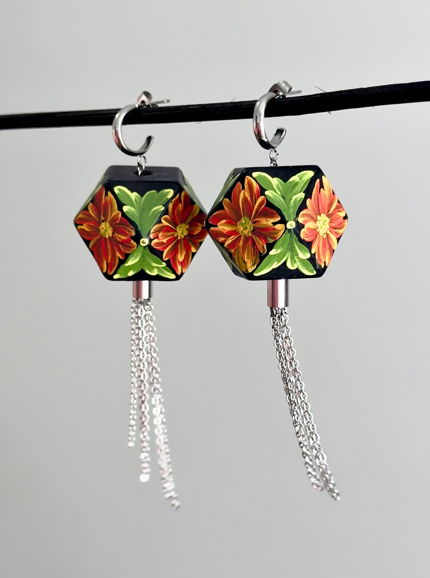 Pendientes con cuentas de madera pintadas