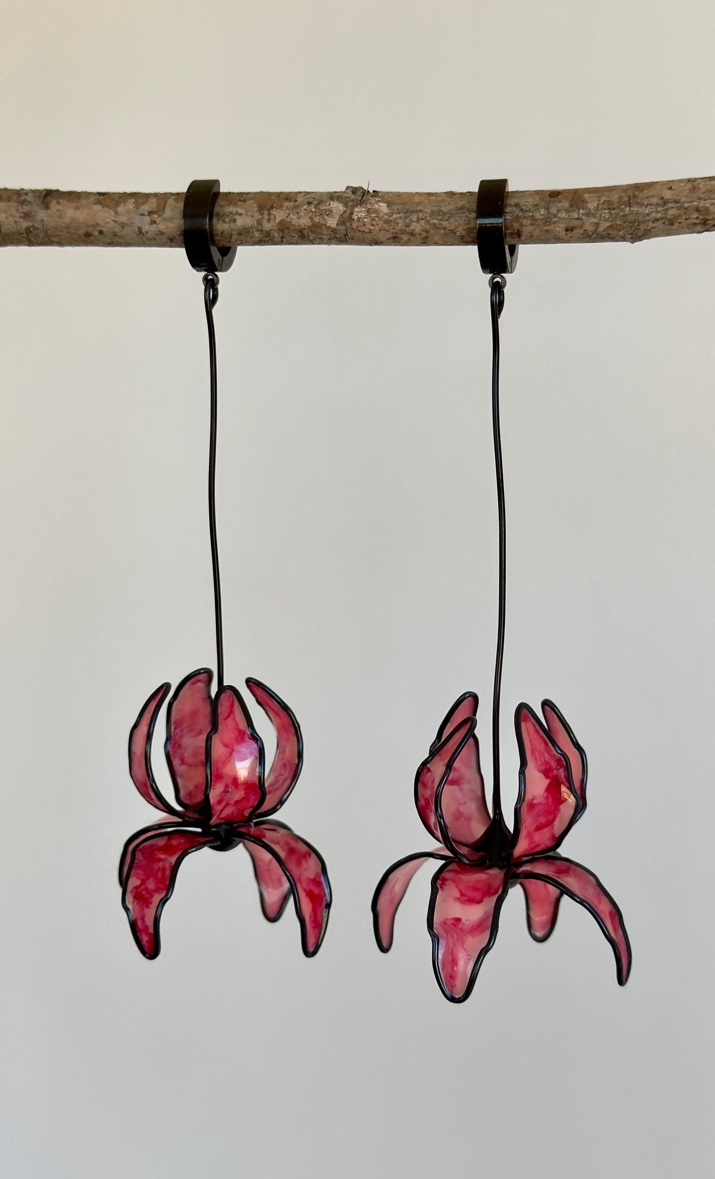 Pendientes con forma de flor, pendientes largos rosa y negros