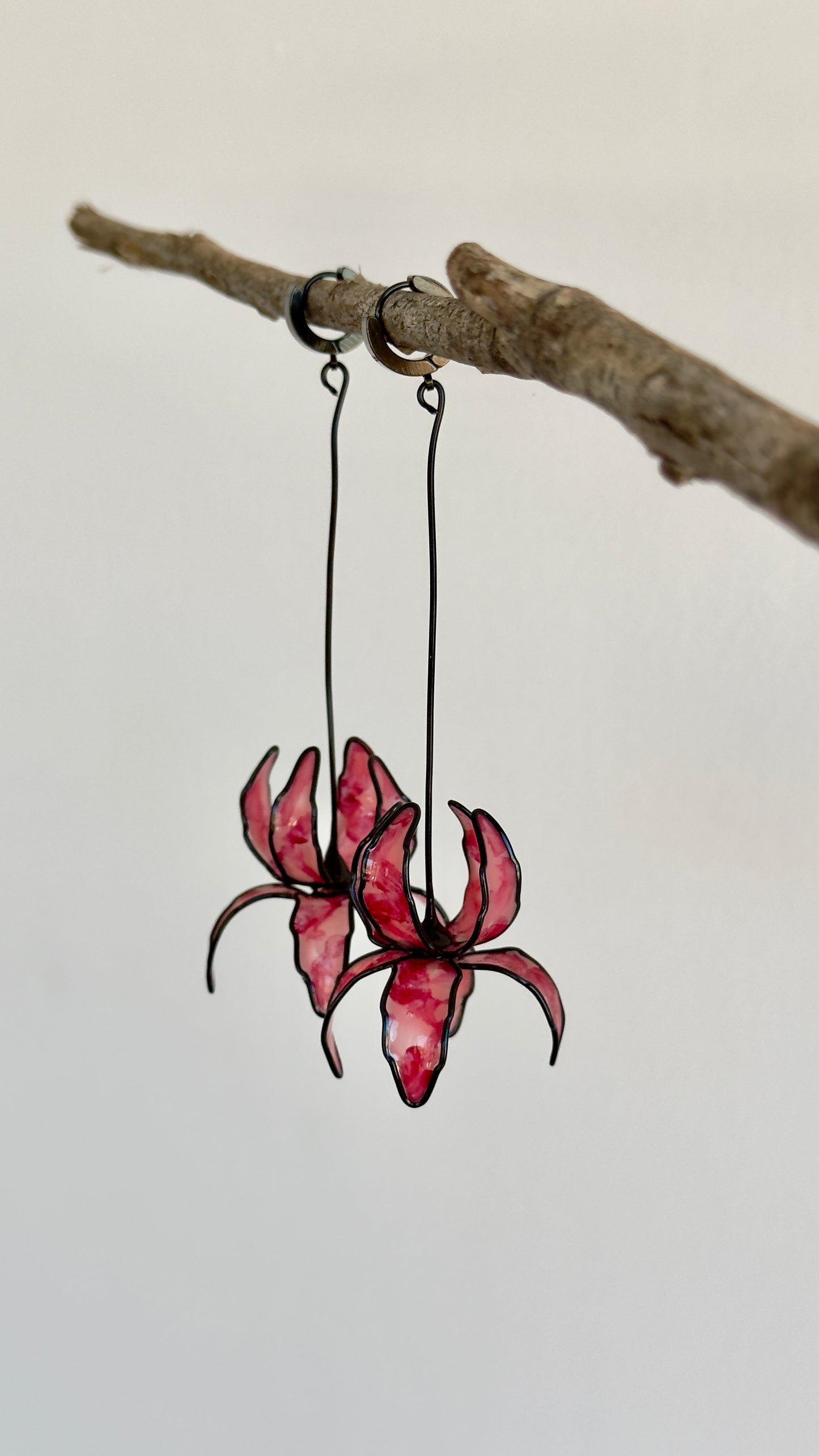 Pendientes con forma de flor, pendientes largos rosa y negros