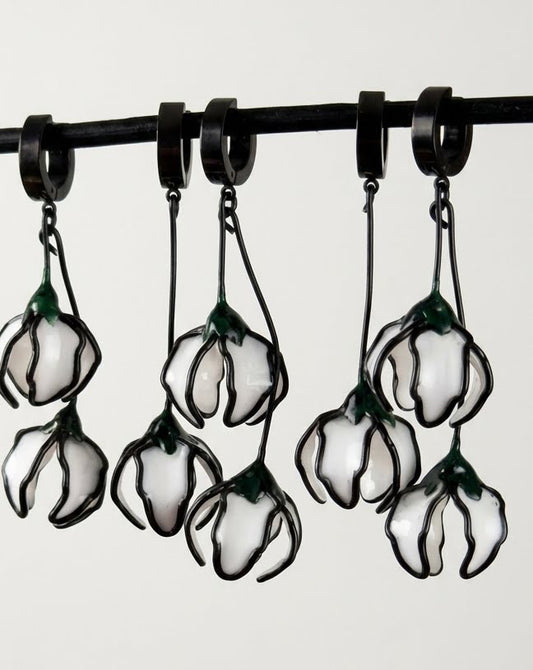 B01. Pendientes con forma de flor, pendientes largos asimétricos Blancos