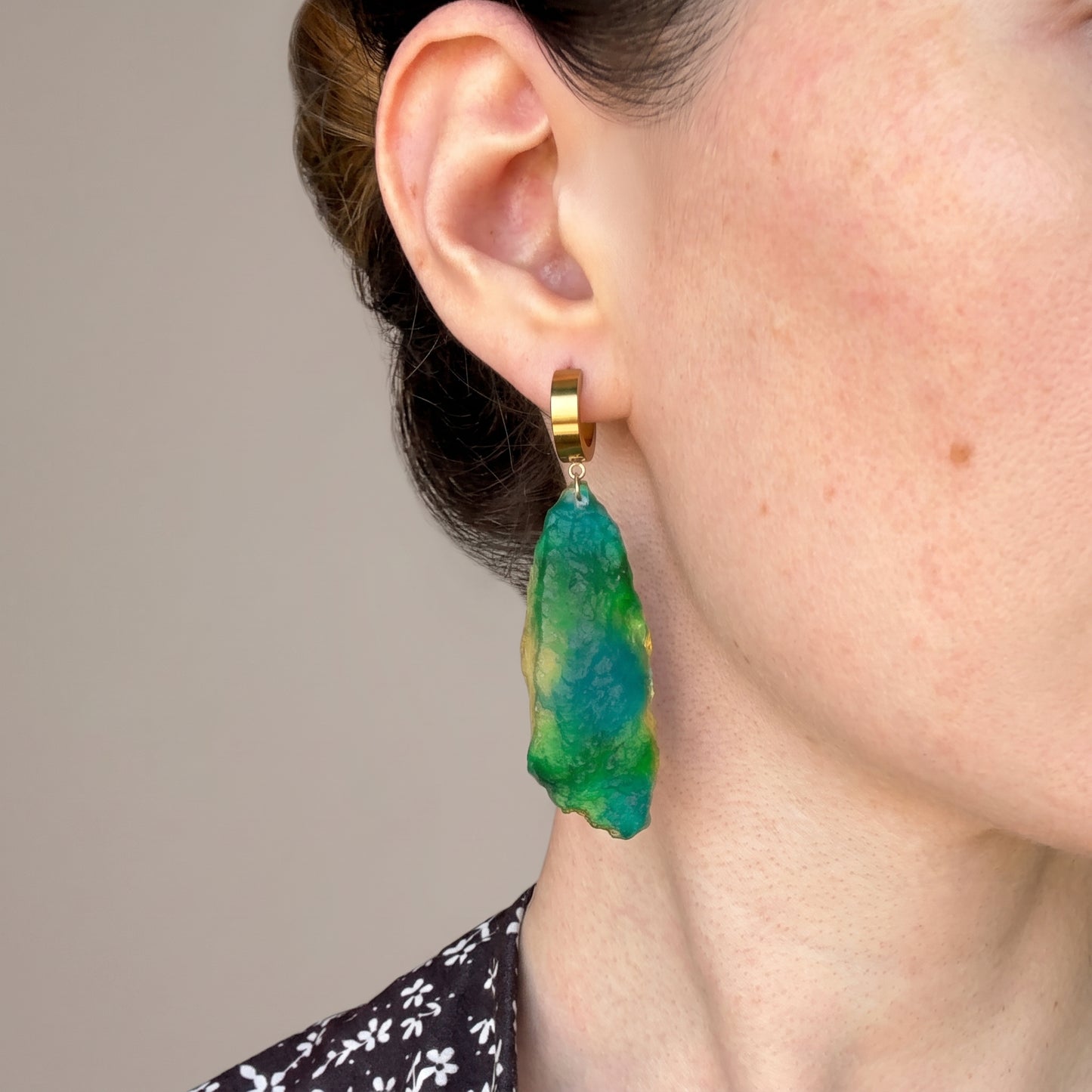 Earrings with imitation crystals