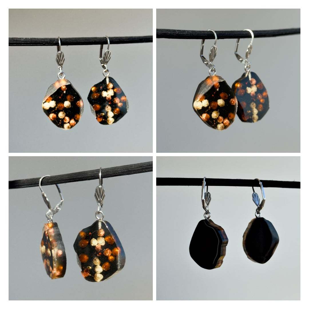 Black earrings with real flowers 